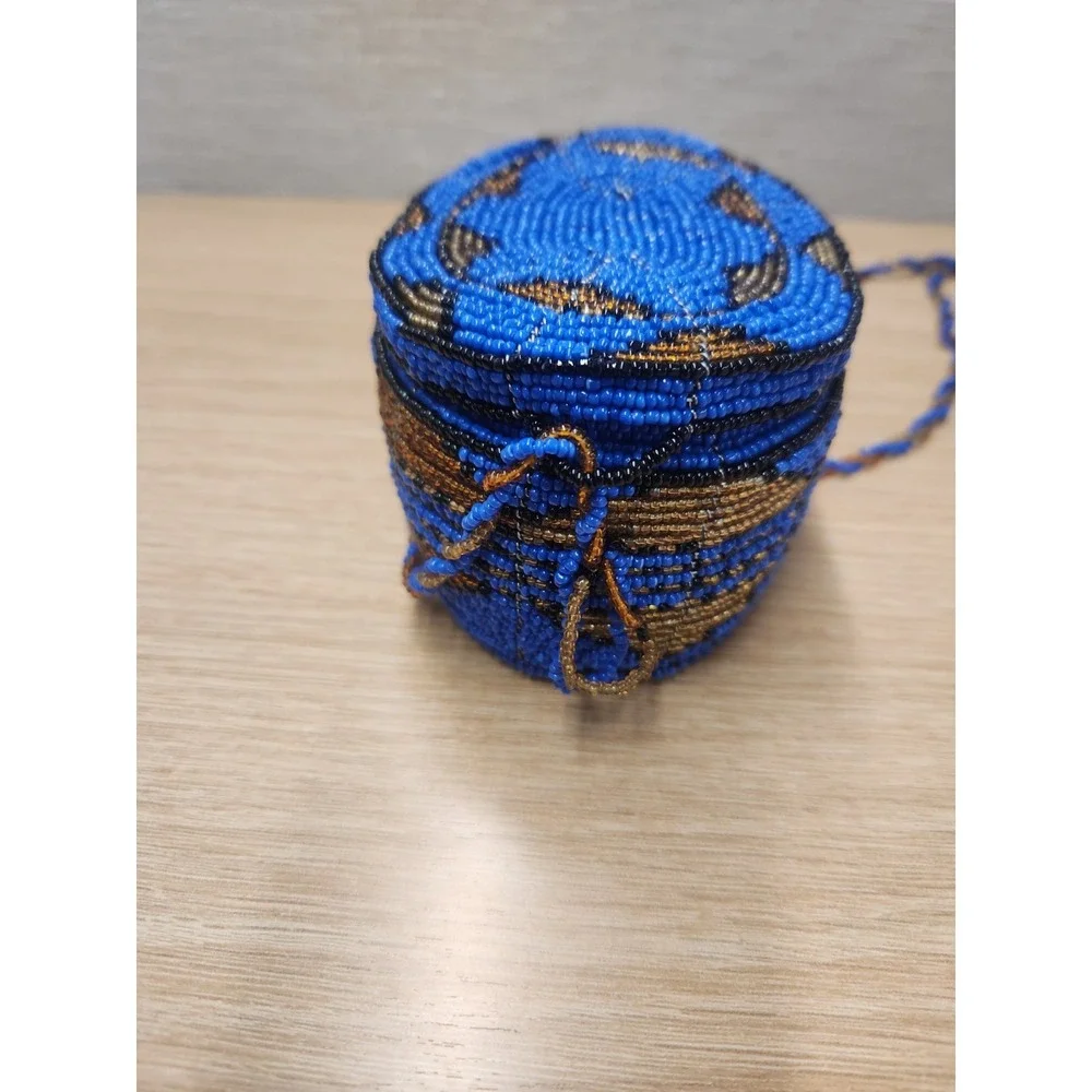 Vintage Seed Bead Hand Beaded Wire Hanging Trinket Box‎ Purse Lidded Blue Gold